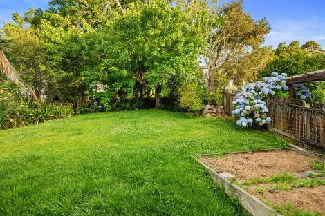 Photo of property in 2/17 Weetman Drive, Browns Bay, Auckland, 0630