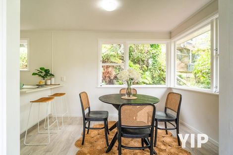 Photo of property in 10 Stella Grove, Newlands, Wellington, 6037