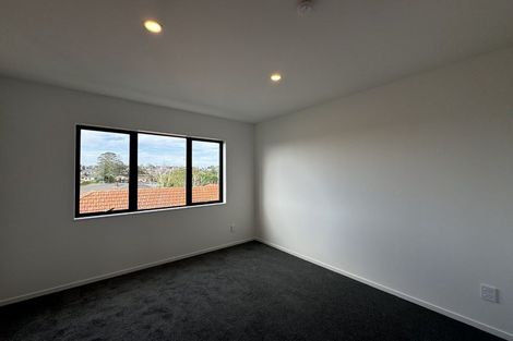 Photo of property in 16/28 Lavelle Road, Henderson, Auckland, 0612