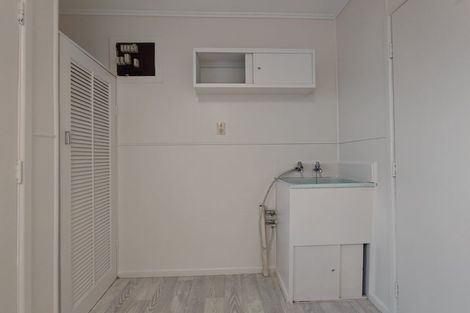 Photo of property in 5 Barnfield Place, Glendene, Auckland, 0602