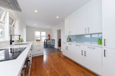 Photo of property in 35 Sturges Road, Henderson, Auckland, 0612