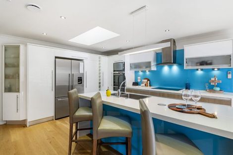 Photo of property in 12 English Oak Drive, Schnapper Rock, Auckland, 0632