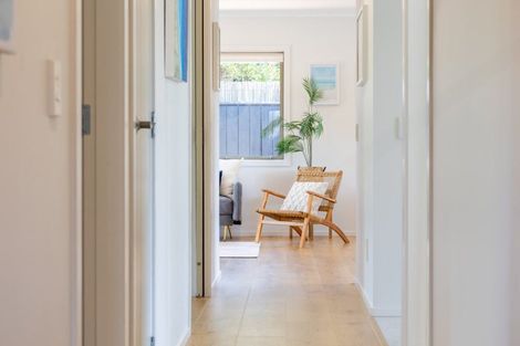 Photo of property in 7 Simpson Crescent, Raumati Beach, Paraparaumu, 5032