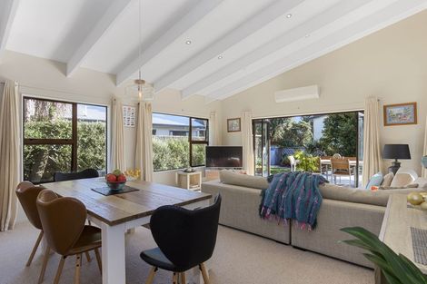 Photo of property in 1043b Papamoa Beach Road, Papamoa Beach, Papamoa, 3118