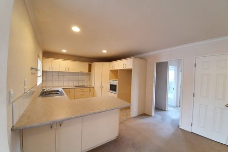 Photo of property in 16 Bella Villa Drive, Waiuku, 2123