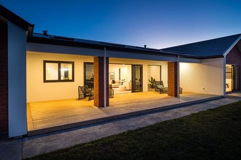 Photo of property in 11 Te Kahu Lane, Halcombe, Feilding, 4779