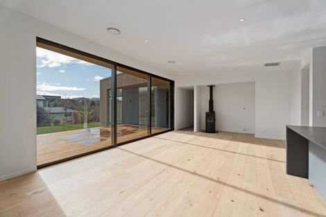 Photo of property in 44 Stackbrae Avenue, Wanaka, 9305