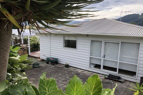 Photo of property in 4 Clarkes Crescent, Paekakariki, 5034