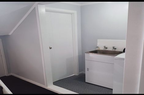 Photo of property in 64 Trias Road, Totara Vale, Auckland, 0629