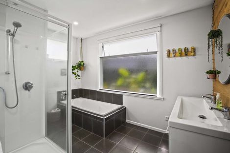 Photo of property in 53 Govett Avenue, Frankleigh Park, New Plymouth, 4310