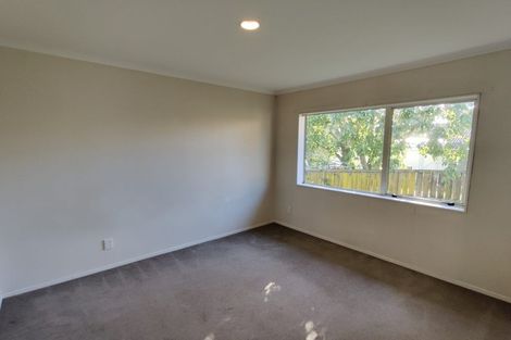 Photo of property in 244 Cascades Road, Botany Downs, Auckland, 2010