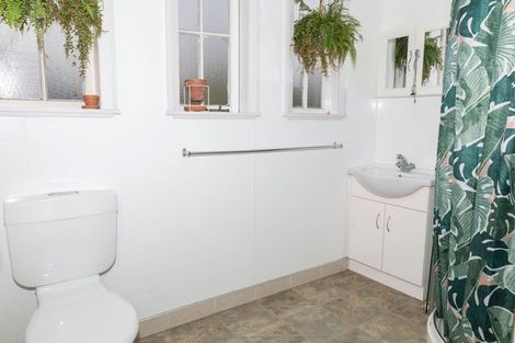 Photo of property in 10 Alexandra Street, Dannevirke, 4930