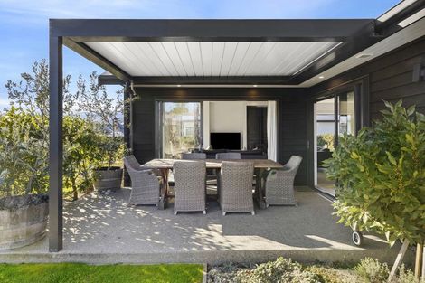 Photo of property in 15 Kingfisher Crescent, Albert Town, Wanaka, 9305