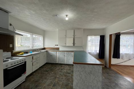 Photo of property in 8 Albert Road, Kelston, Auckland, 0602