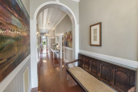 Photo of property in 15 Jubilee Avenue, Devonport, Auckland, 0624