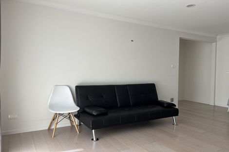 Photo of property in 12 Bridget Court, Red Beach, 0932