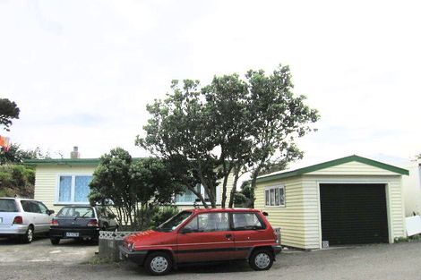 Photo of property in 12 Bristol Street, Island Bay, Wellington, 6023