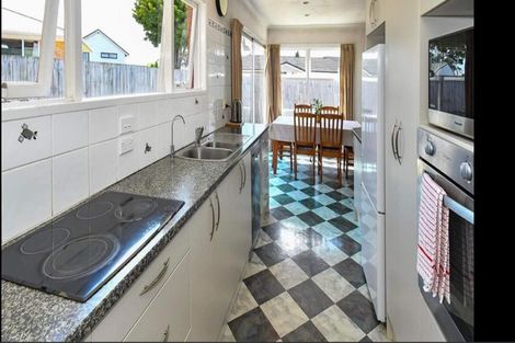 Photo of property in 16 Mccall Place, Opaheke, Papakura, 2113