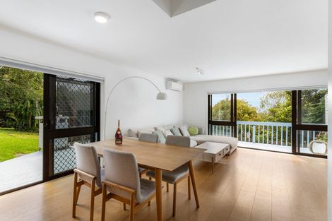 Photo of property in 1/16 Cairnbrae Court, Northcross, Auckland, 0632