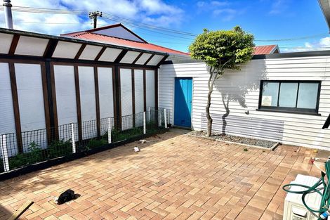 Photo of property in 10 Wayside, Miramar, Wellington, 6022