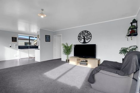 Photo of property in 5 Pringle Place, Nawton, Hamilton, 3200