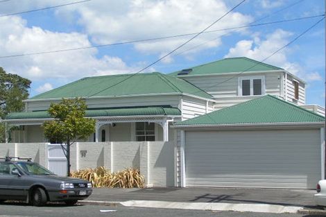 Photo of property in 50 Queen Street, Northcote Point, Auckland, 0627