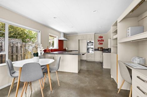 Photo of property in 37 Ngarimu Crescent, Taradale, Napier, 4112