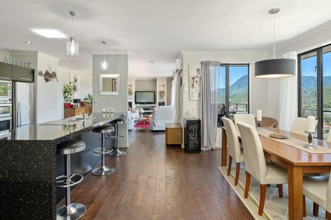 Photo of property in 14 Bell Bird Rise, Picton, 7220