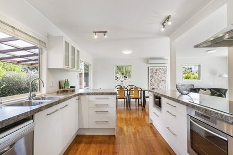 Photo of property in 21 St Ives Terrace, Mairangi Bay, Auckland, 0630