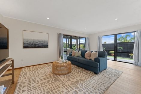 Photo of property in 1/23 Park Rise, Campbells Bay, Auckland, 0630