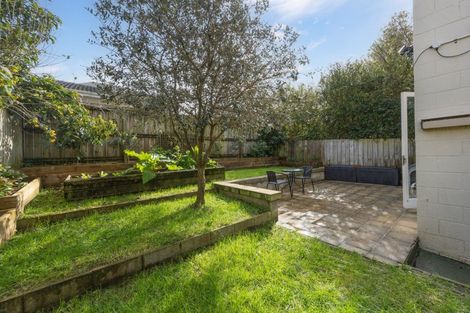 Photo of property in 2/40 Moana Avenue, Onehunga, Auckland, 1061