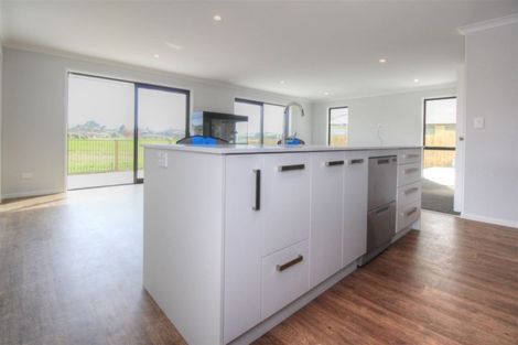 Photo of property in 15 Lomay Place, Te Puke, 3119