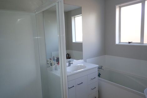 Photo of property in 2/10 Leslie Street, Upper Riccarton, Christchurch, 8041