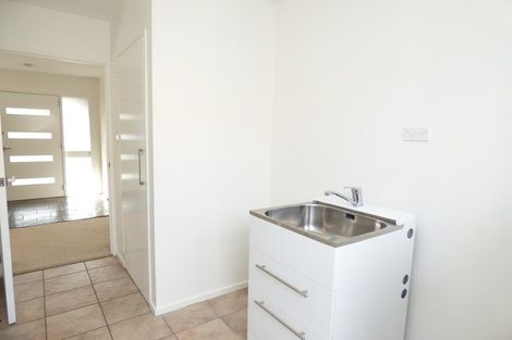 Photo of property in 16 Cricklewood Place, Avonhead, Christchurch, 8042