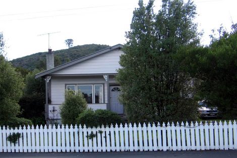 Photo of property in 5 Johnston Street, Featherston, 5710