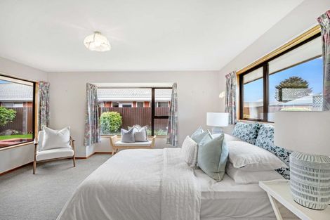 Photo of property in 10 Innisfree Place, Northwood, Christchurch, 8051