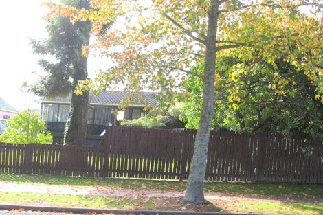 Photo of property in 27 Sikkim Crescent, Clover Park, Auckland, 2019