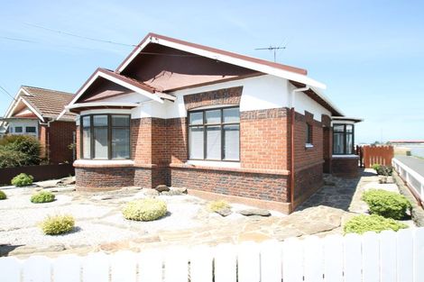 Photo of property in 203 Macandrew Road, South Dunedin, Dunedin, 9012