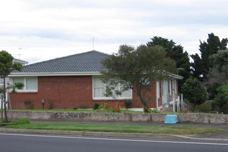 Photo of property in 2/71 Mount Smart Road, Onehunga, Auckland, 1061