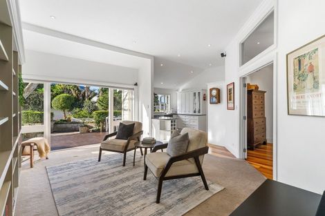 Photo of property in 5 Clarence Road, Northcote Point, Auckland, 0627