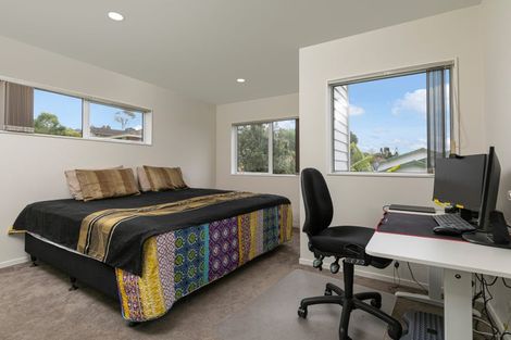 Photo of property in 30 Shah Place, Glen Eden, Auckland, 0602