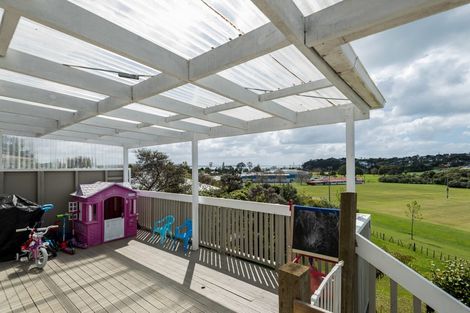 Photo of property in 10 Rimu Road, Stanmore Bay, Whangaparaoa, 0932