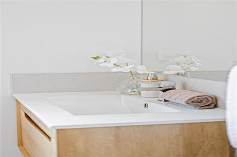 Photo of property in 1/48 Heath Street, Saint Andrews, Hamilton, 3200