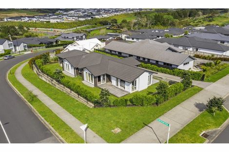 Photo of property in 5 Flavell Drive, Orewa, 0931