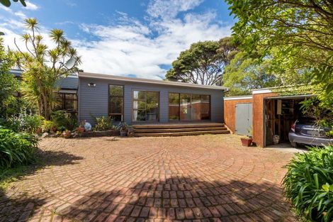 Photo of property in 21 Raroa Place, Pukerua Bay, 5026