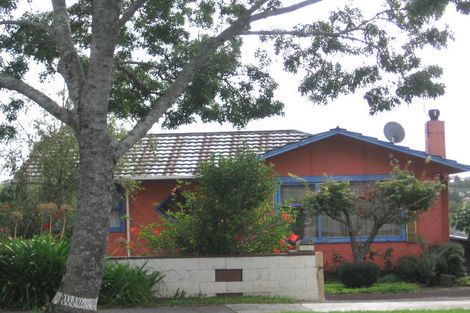 Photo of property in 68 Edmonton Road, Henderson, Auckland, 0612