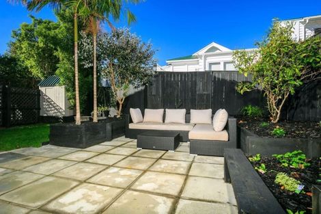 Photo of property in 1/1 Sanders Avenue, Takapuna, Auckland, 0622