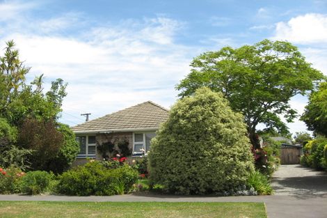 Photo of property in 13 Emlyn Place, Avondale, Christchurch, 8061