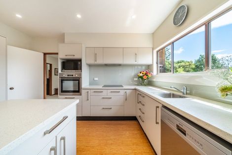 Photo of property in 13 Bayview Road, Paremata, Porirua, 5024