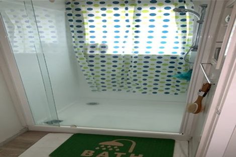 Photo of property in 23 Chivalry Road, Glenfield, Auckland, 0629